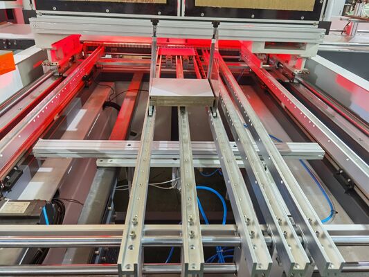 자동 위치 기계 속도는 분당 35 ~ 45pcs 생산을 위해 설계